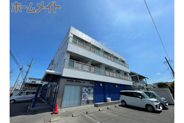 ヒューマネットビルの外観