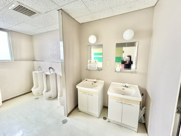 【ジョイタウンはるひ　一棟貸寮の独立洗面台】