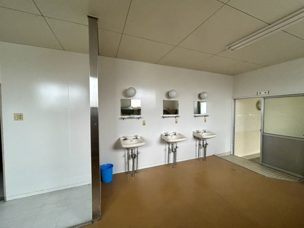 【ジョイタウンはるひ　一棟貸寮の洗面所】