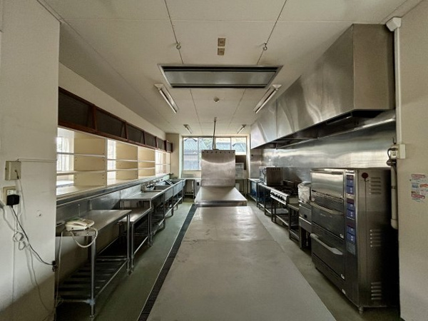 【ジョイタウンはるひ　一棟貸寮のキッチン】