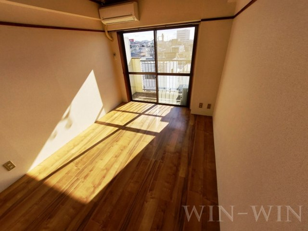 ハイシティ南松山の居間