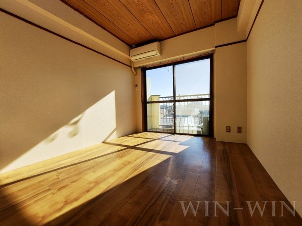 ハイシティ南松山の居間