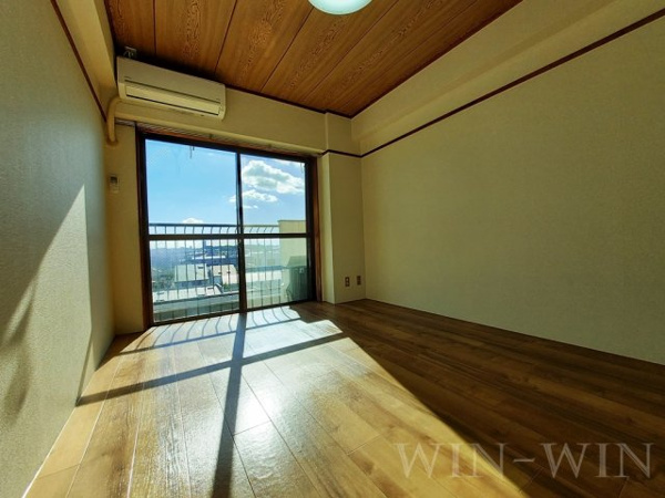 ハイシティ南松山の居間