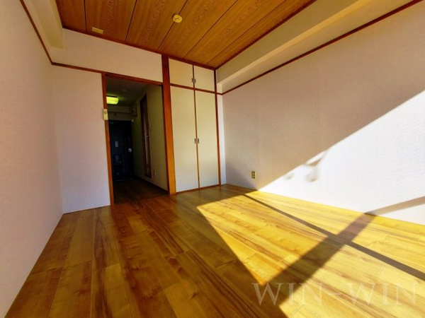 ハイシティ南松山の居間