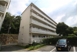 ひよどり台6団地31号棟の外観