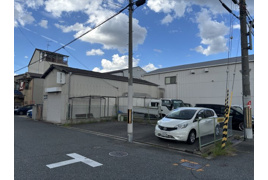 尾阪モータープール（軽枠）の外観