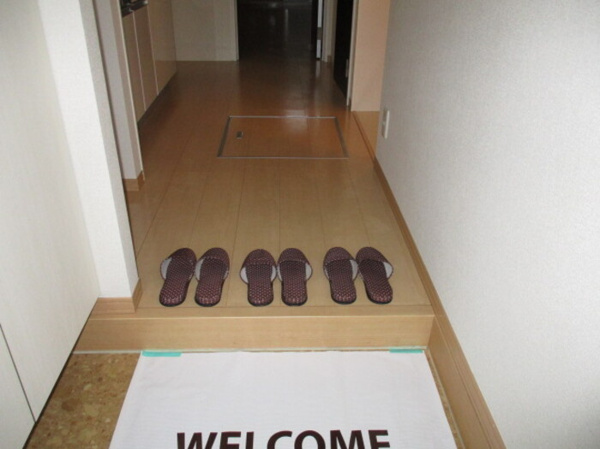 【ラルゴの玄関】