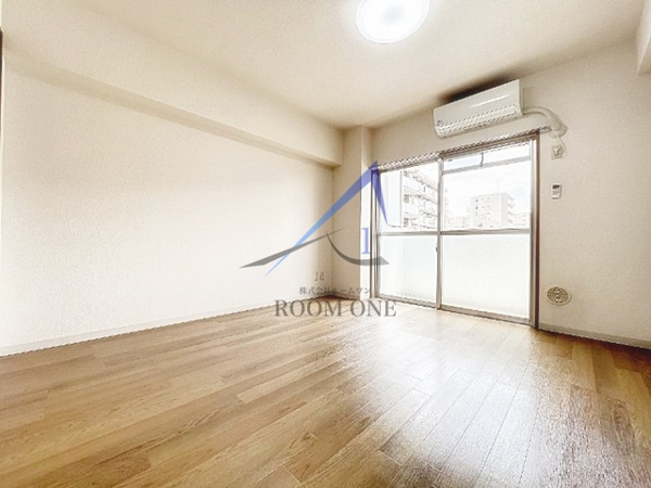 プラスパ鶴見の居間