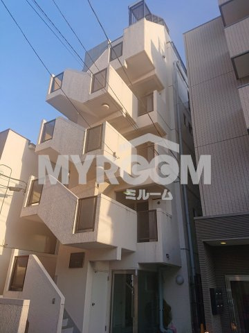 クリスタルコートの外観