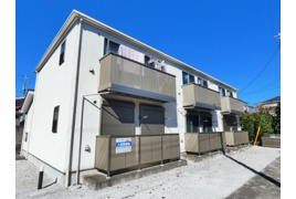 あきる野市油平のアパートの外観