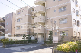 ニューパークメゾン半田の外観