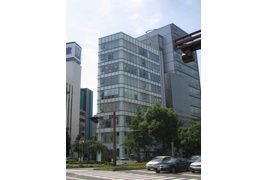 クリスタルＭＡビルの外観