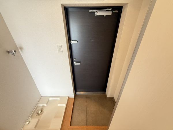 プラーフ湊川の玄関