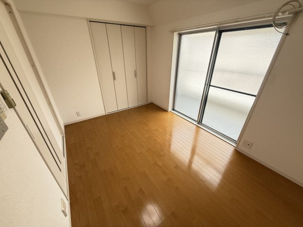 プラーフ湊川の内装