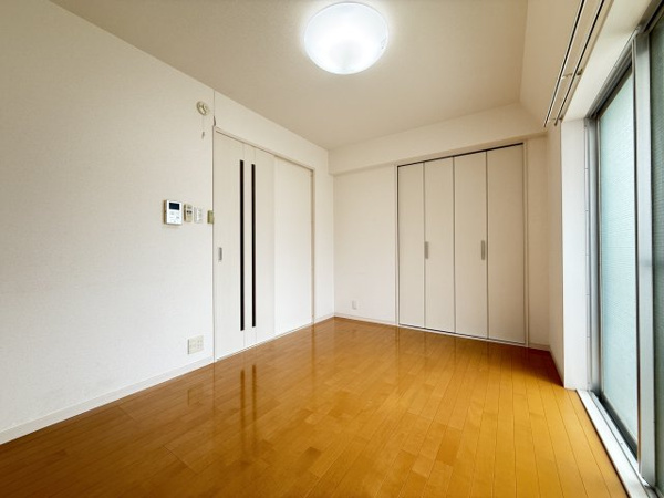 プラーフ湊川の内装