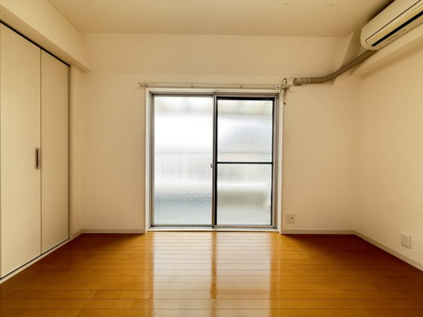 プラーフ湊川の内装