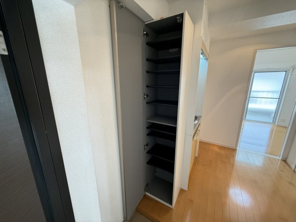 プラーフ湊川の内装