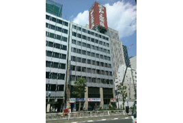 虎ノ門実業会館(本館)の外観