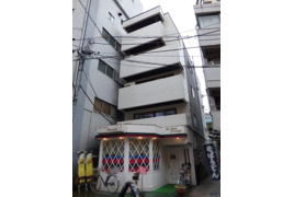真和ビルの外観