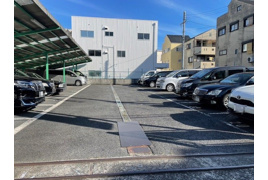 太陽モータープールの駐車場