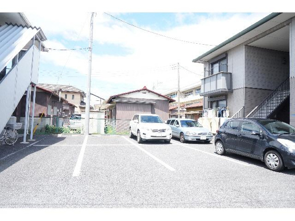 【ベルメゾンの駐車場】