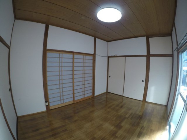 【沖代貸家の洋室】