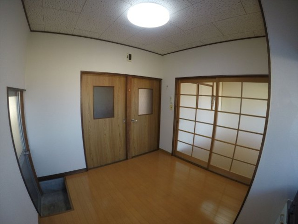 【沖代貸家の居間】
