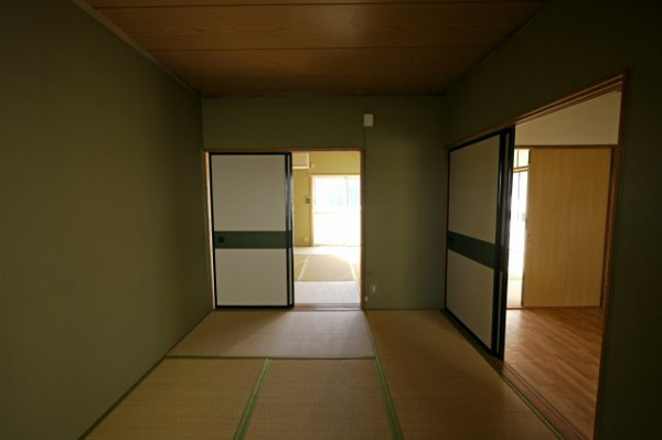 【第一富澤ハイツの和室】