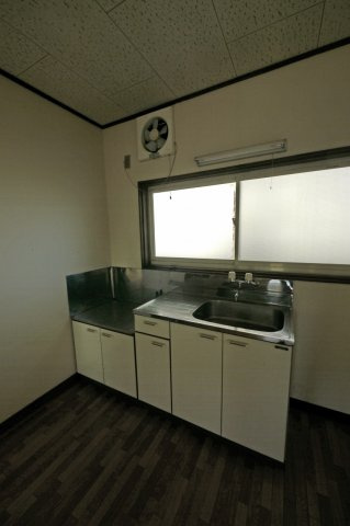 【第一富澤ハイツのキッチン】