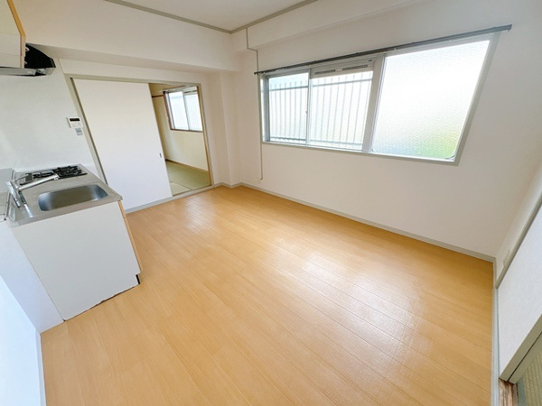 谷川第2マンションの居間