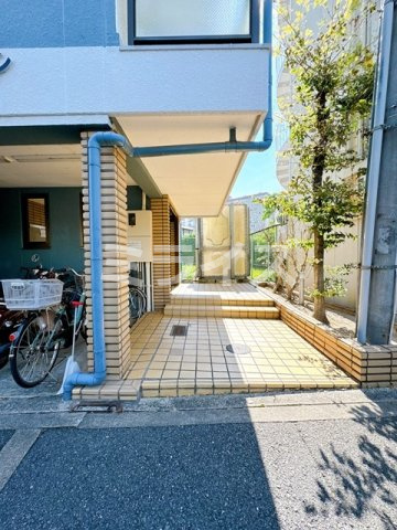 谷川第2マンションのエントランス