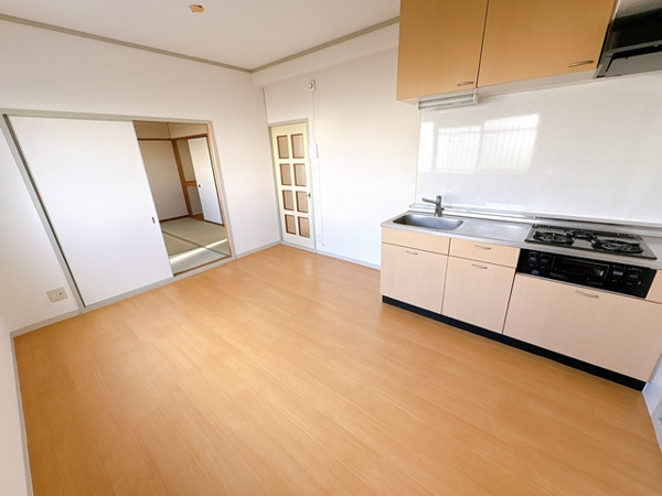 谷川第2マンションの居間