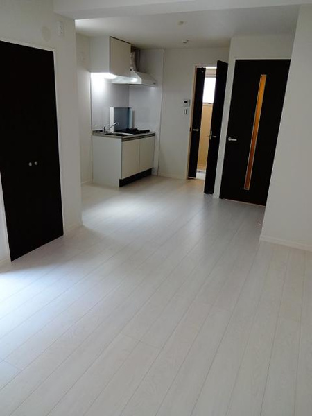 カルロ四谷の居間