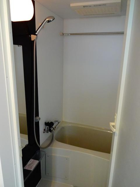 カルロ四谷の浴室