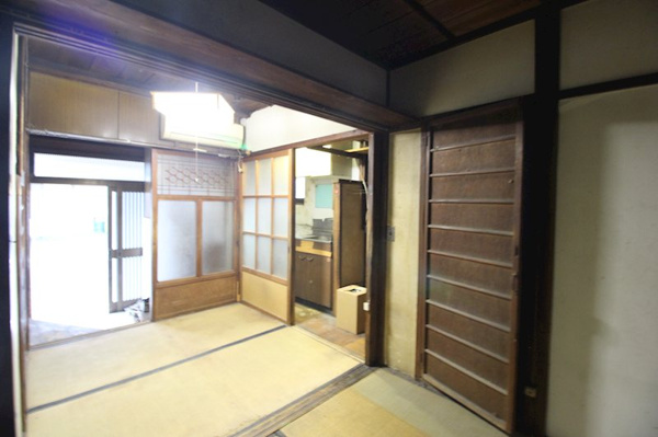 【岩田町テナントの和室】