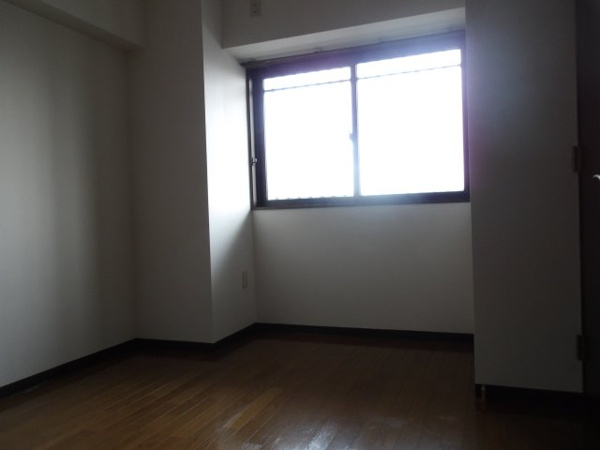 ファミールDANの居間