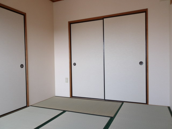 ファミールDANの和室