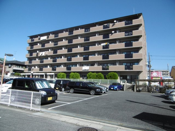 ファミールDANの外観