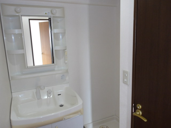 ファミールDANの独立洗面台