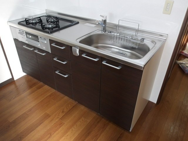 ファミールDANのキッチン