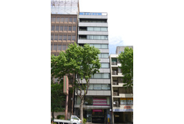 コジマテントビルの外観