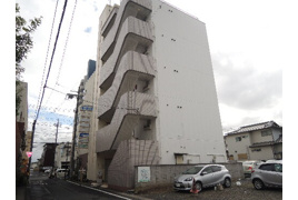 Y・Uビルの外観