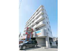 エスコート西原の外観