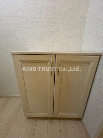 ハイマウントビルの玄関