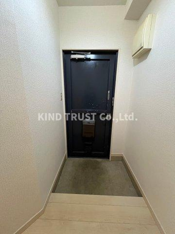 ハイマウントビルの玄関