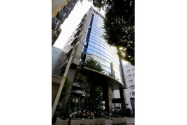 アーバンセンター新横浜の外観