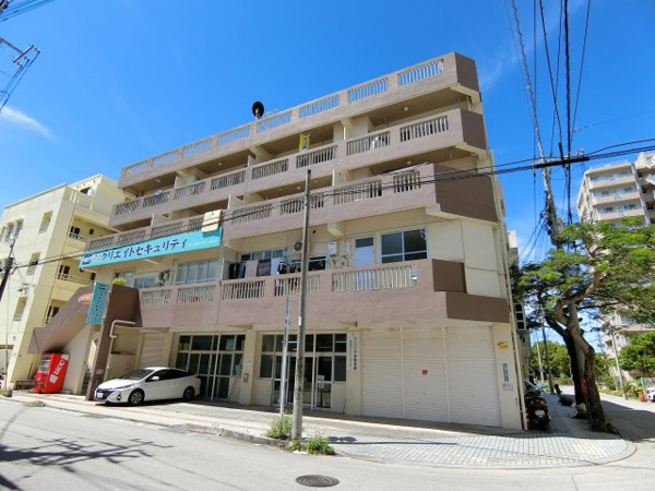 サンサンホームの外観