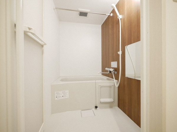 ルミナス山鼻の浴室