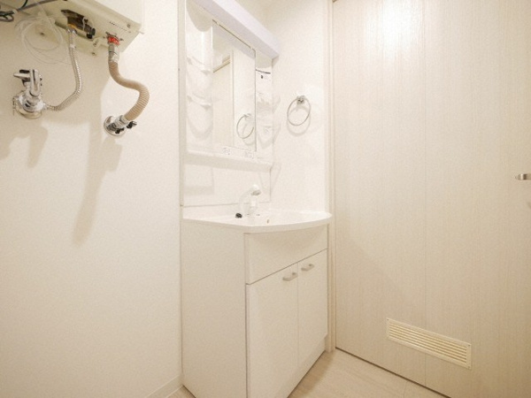 ルミナス山鼻の独立洗面台