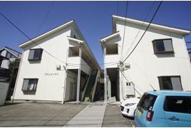 プラムガーデンの外観